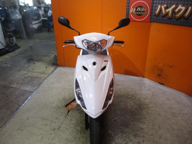 フロントから見てもこの通り状態グッド！！ここまで綺麗なアクシスＺがこの価格は正に他店追従不可能価格！